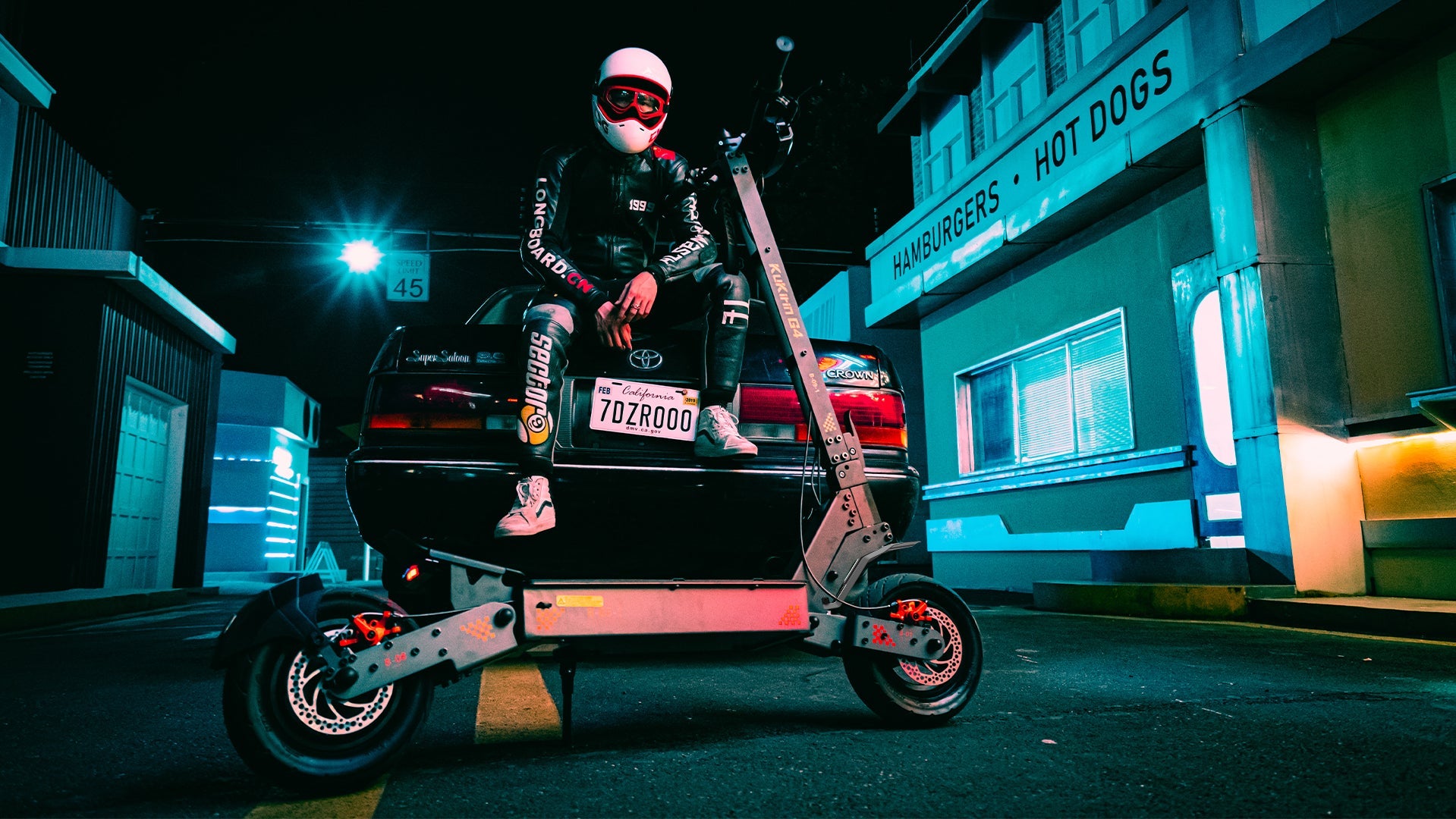 KuKirin G4 2026 with rider in an urban night scene